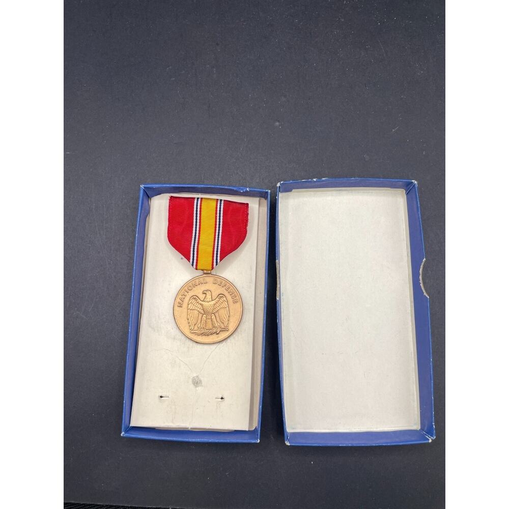 1967 US Military National Defense Medal Ribbon Set Military GI Issue w/ Box New